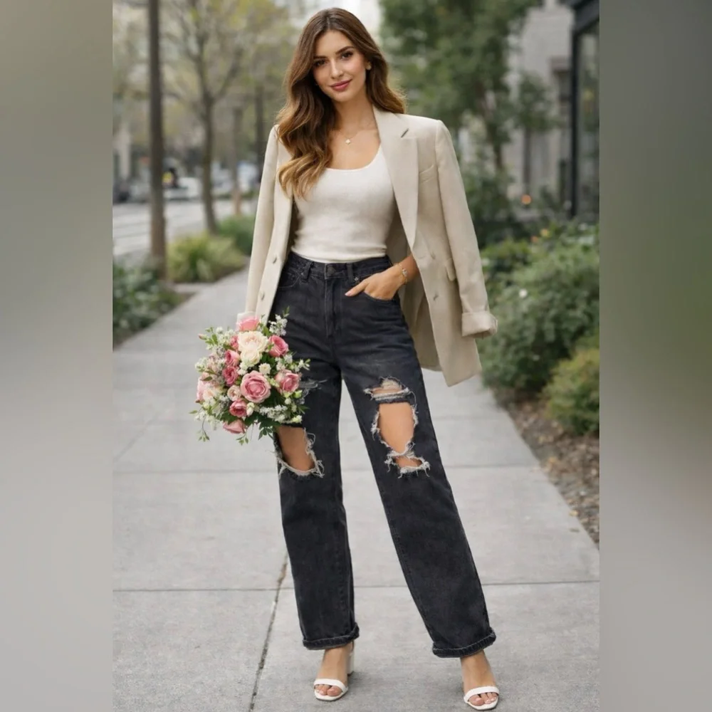 Fashion Nova Black Distressed Straight Leg 🌷Jeans